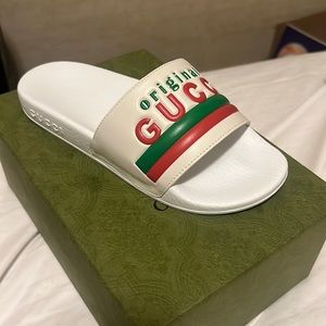 BRAND NEW KIDS GUCCI SLIDES size 33